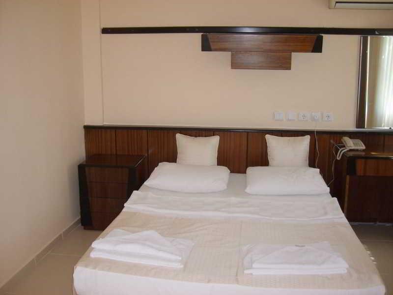 Tuemay Hotel Битез Экстерьер фото