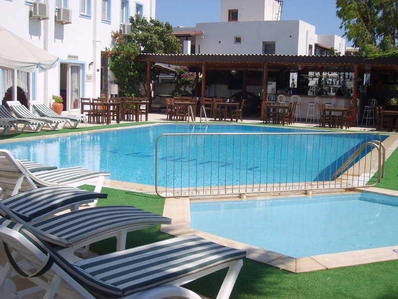 Tuemay Hotel Битез Экстерьер фото