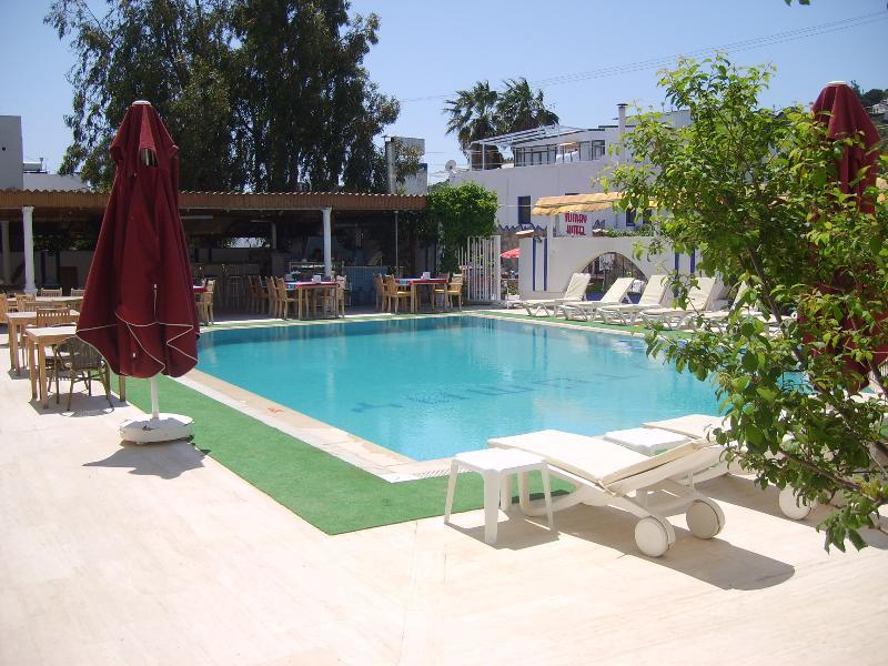 Tuemay Hotel Битез Экстерьер фото