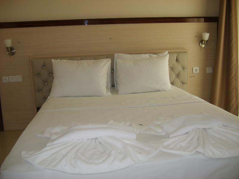 Tuemay Hotel Битез Экстерьер фото