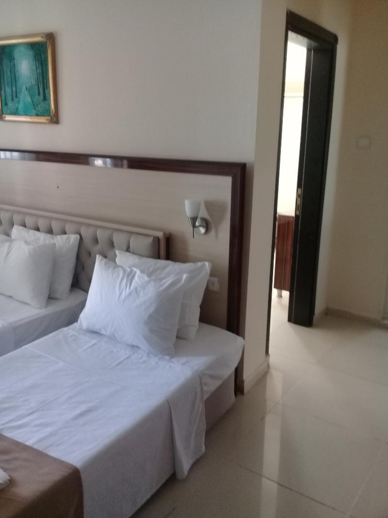 Tuemay Hotel Битез Экстерьер фото